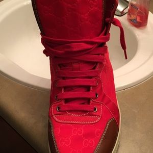 Men Gucci shoes inside of shoe 11